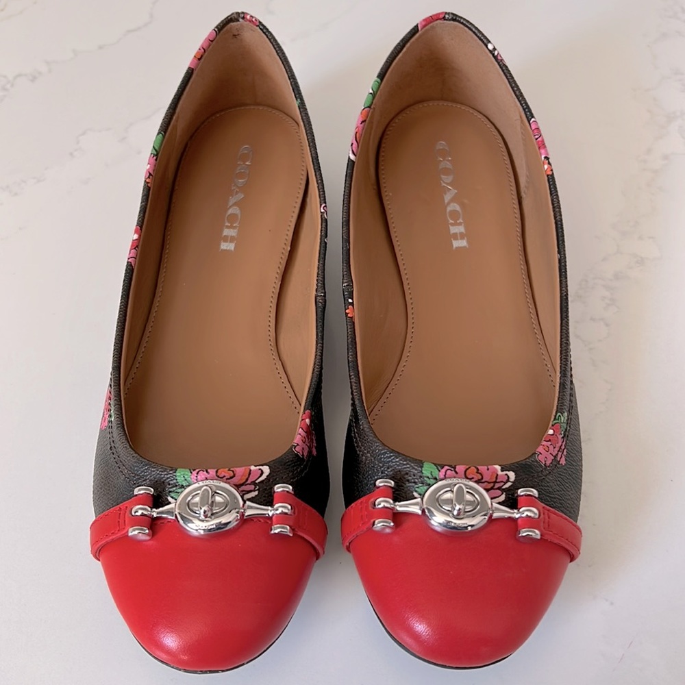 Coach Leila Signature Flat Shoes EUC